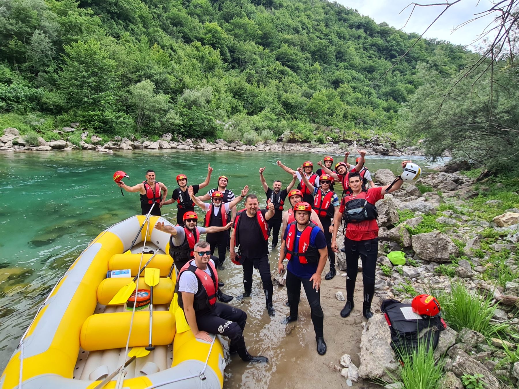 TEAM BUILDING